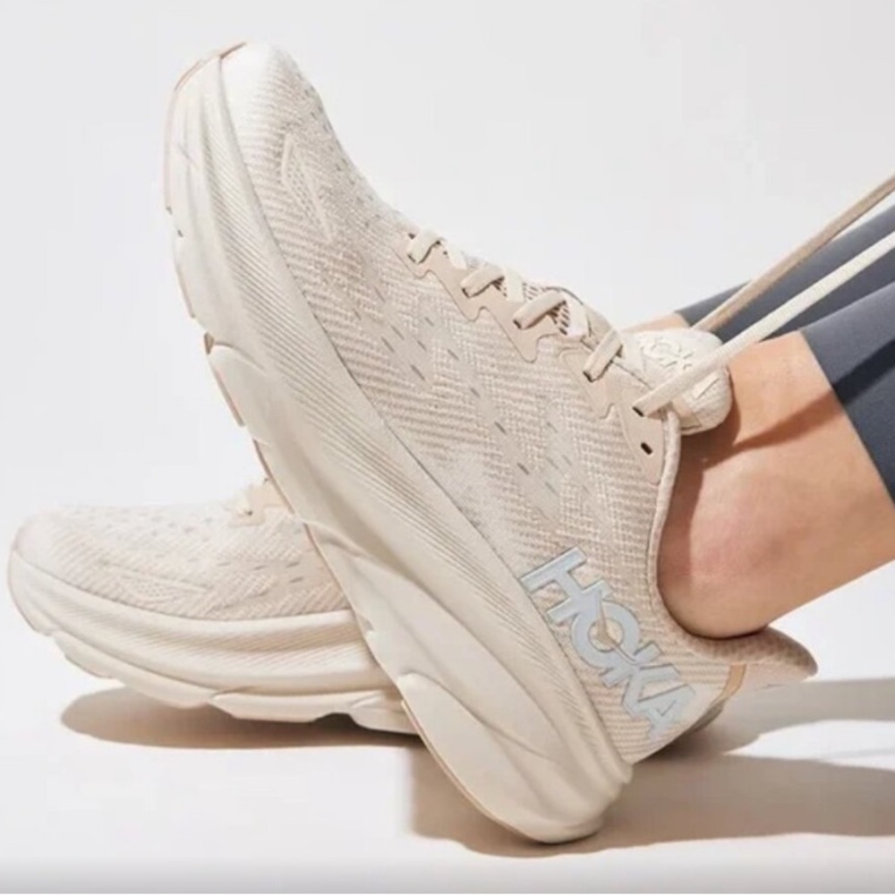 Hoka Clifton 9